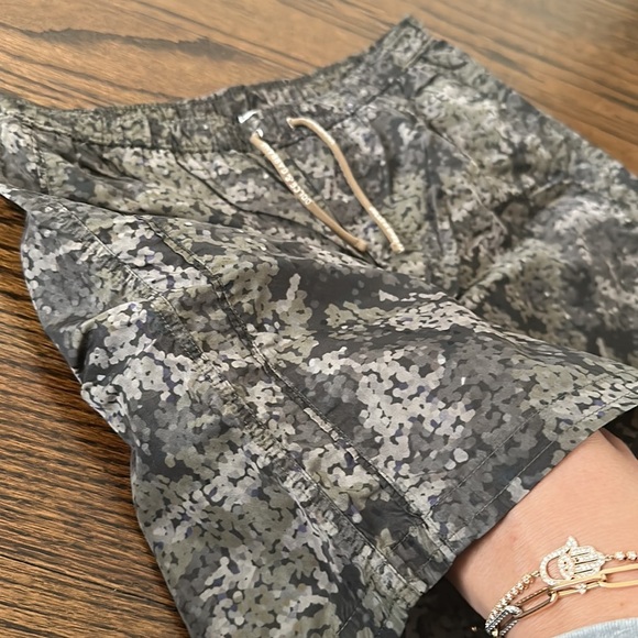 DOLCE & GABBANA Boys Swim Trunks Size 10 - Picture 6 of 8